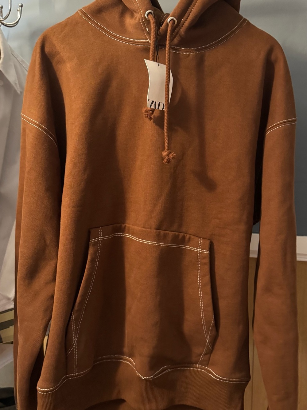 Zara Men's Chestnut Crewneck Hoodie with Contrast Stitching - Picture 3 of 3